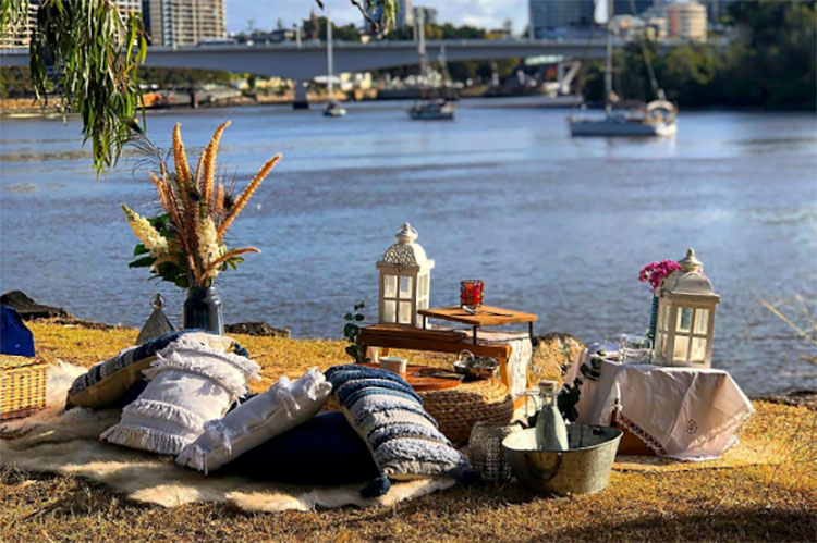 a picnic setup at kangaroo point cliffs