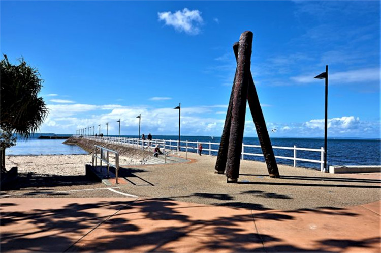 the wynumm manly foreshore in brisbane city
